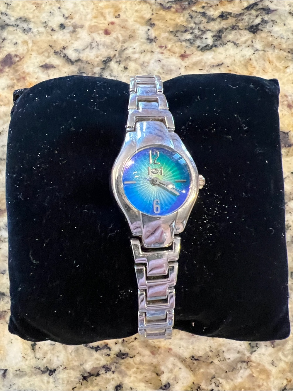 Iei Vintage Small Silver-Link Watch with Blue-Green Dial - Picture 3 of 14